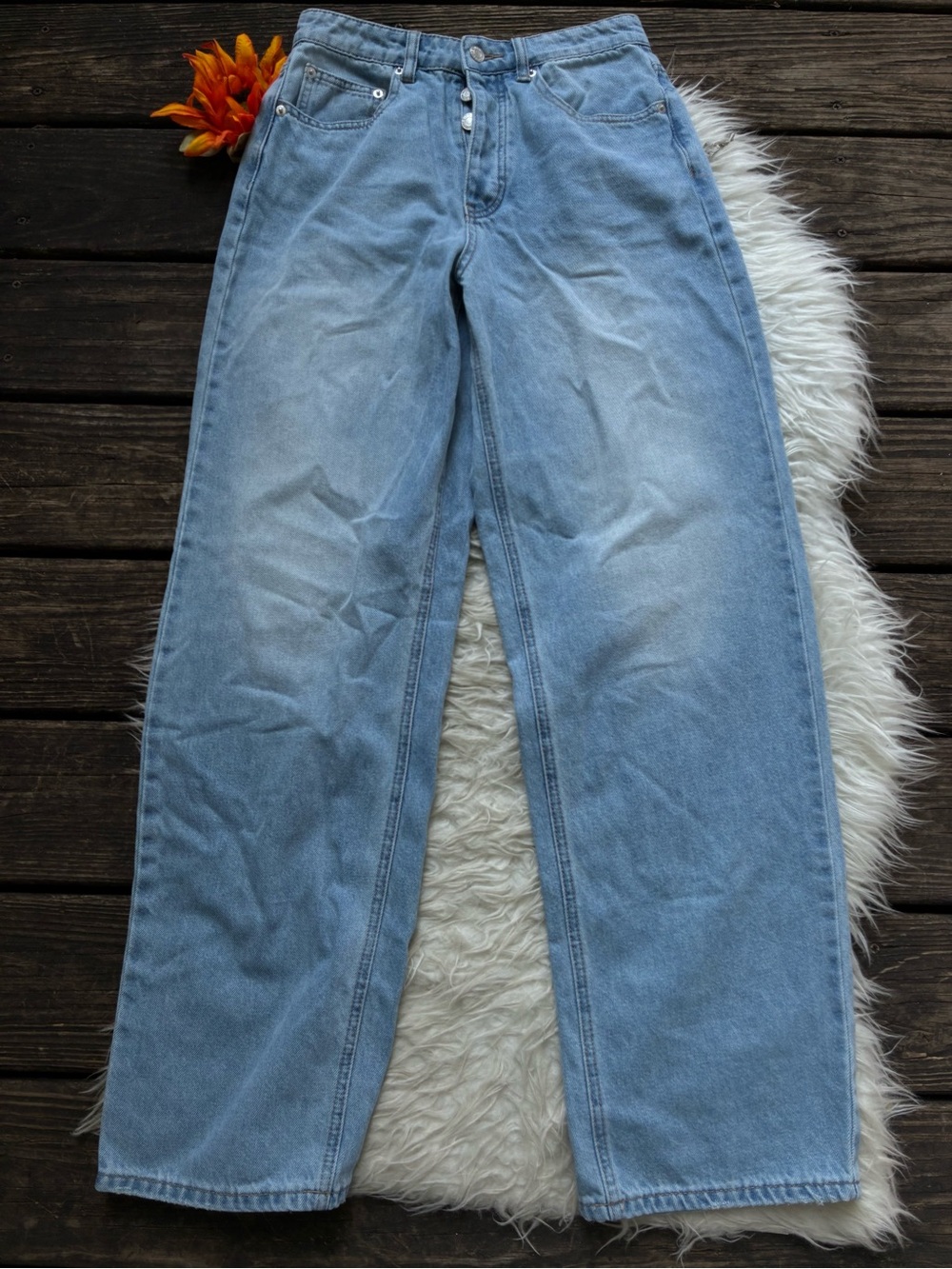 🌺EXCELLENT CONDITION White Fox High-Waist Wide-Leg Light blue button fly Jeans🌺